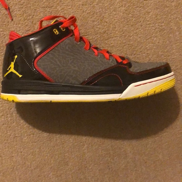 Jordan’s - Picture 3 of 5